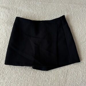 Black Zara medium skort